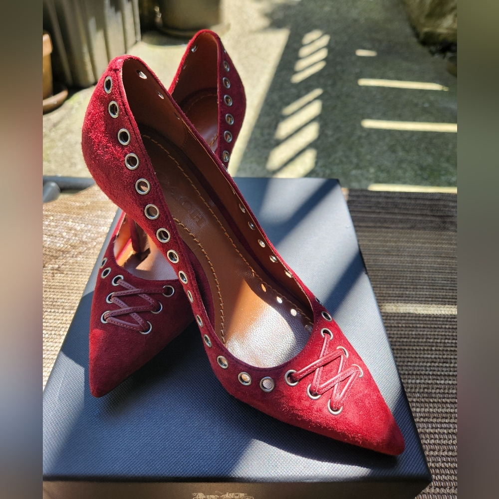 Coach Varick Pump, Suede, Merlot
